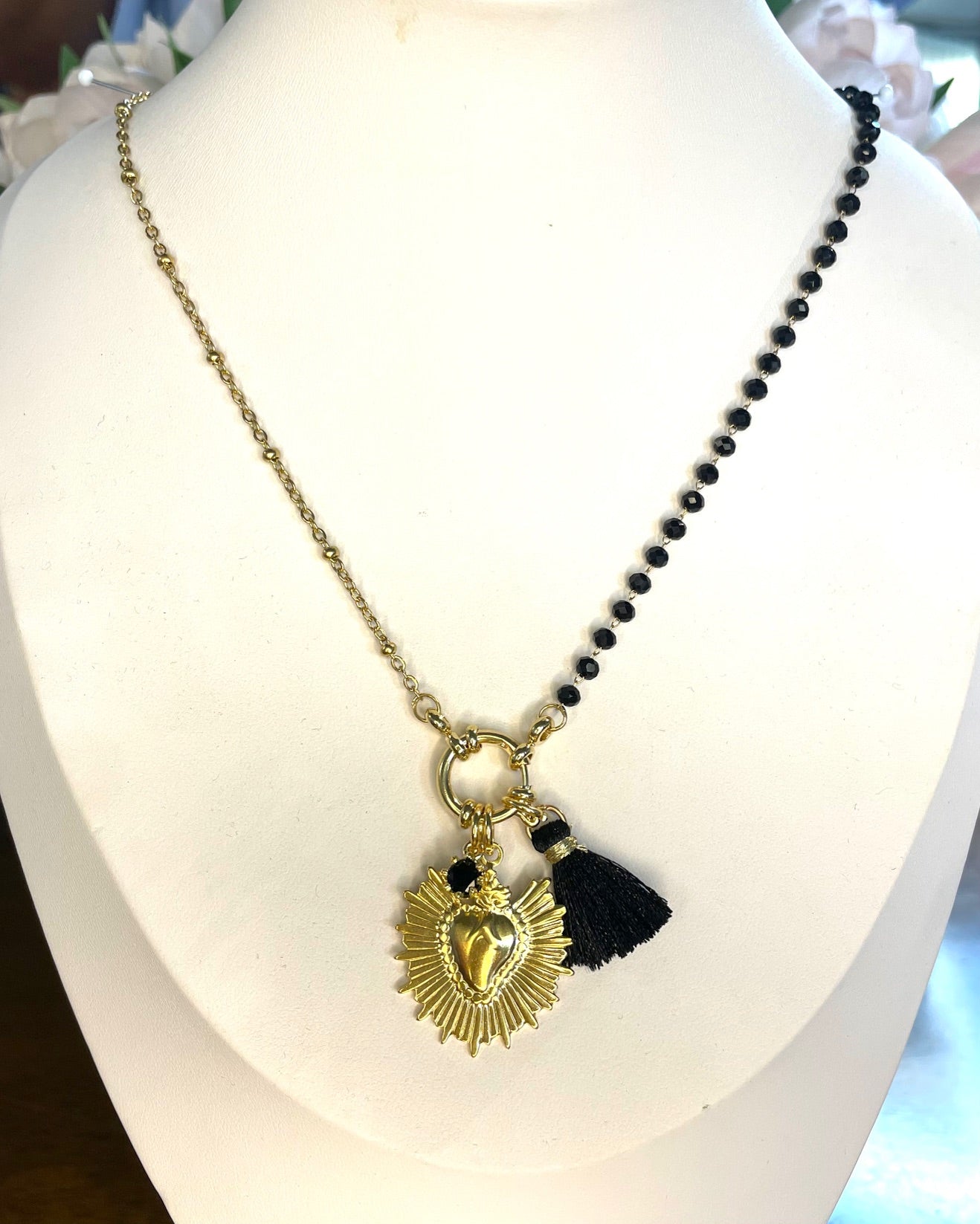 Collana lunga bicolor catena perle o cristalli con charm Cuore Sacro