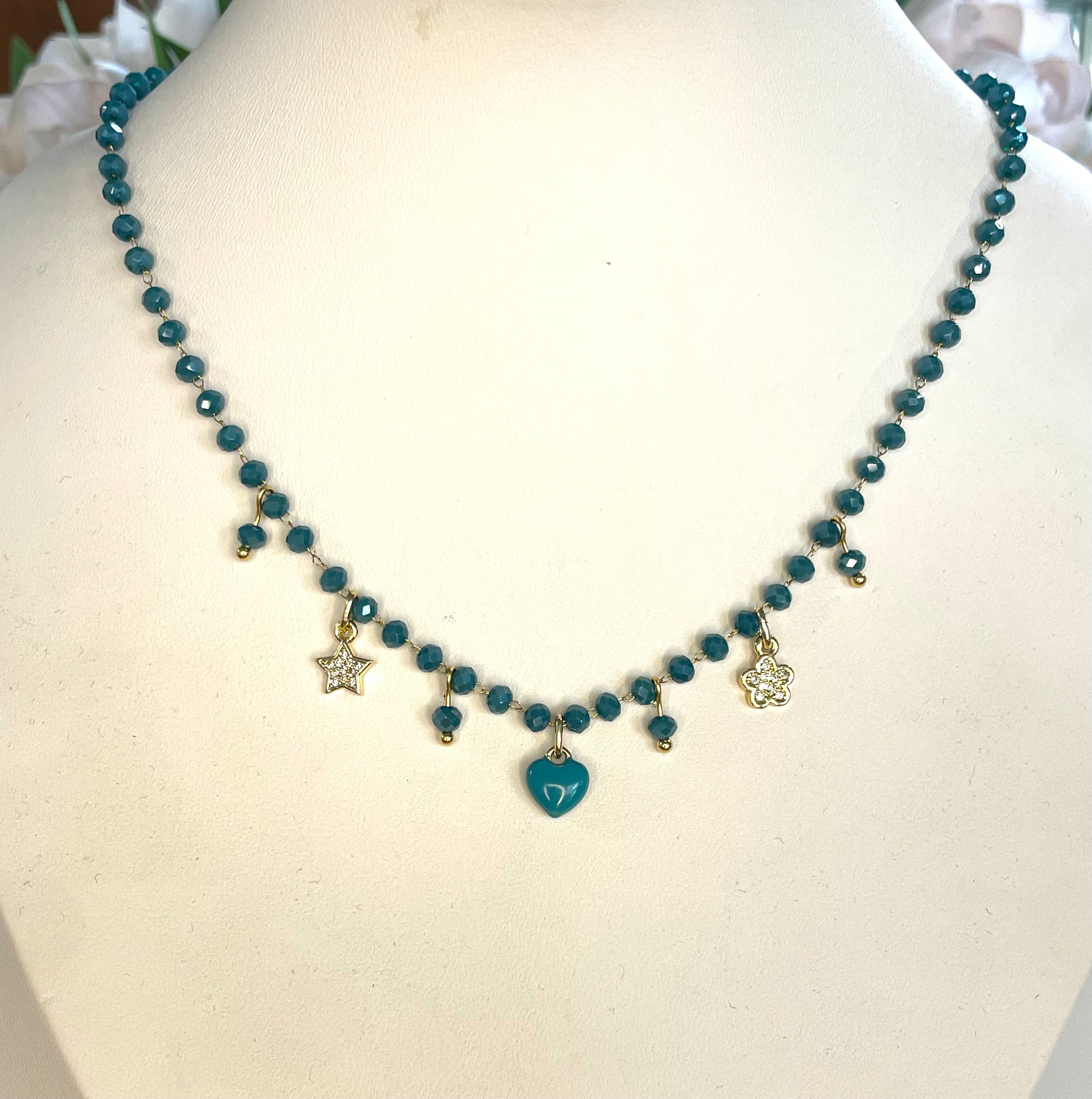 Girocollo rosario con cristalli ottanio con charms